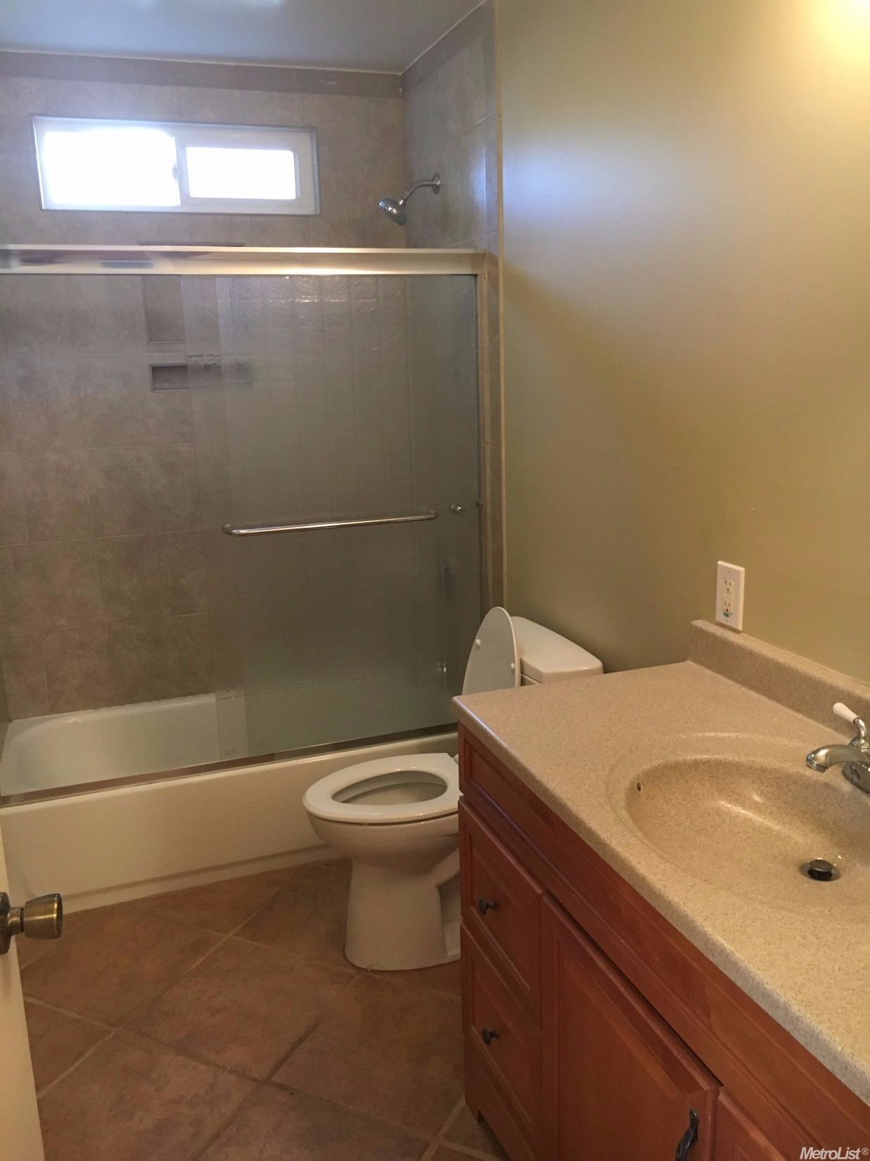 For Sale: 1908 Fallon Ln Modesto, CA 95355