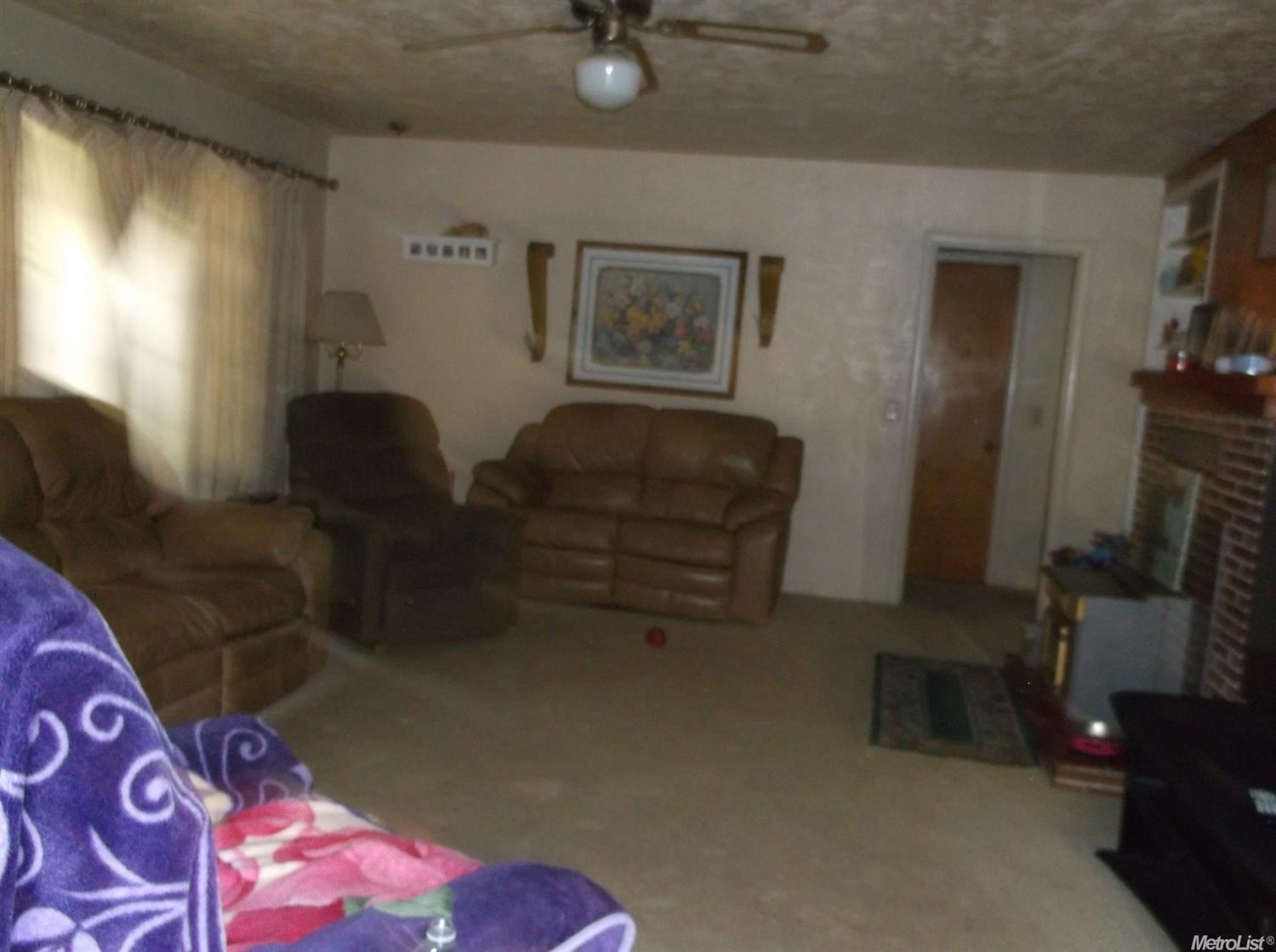 104 Leverton Dr