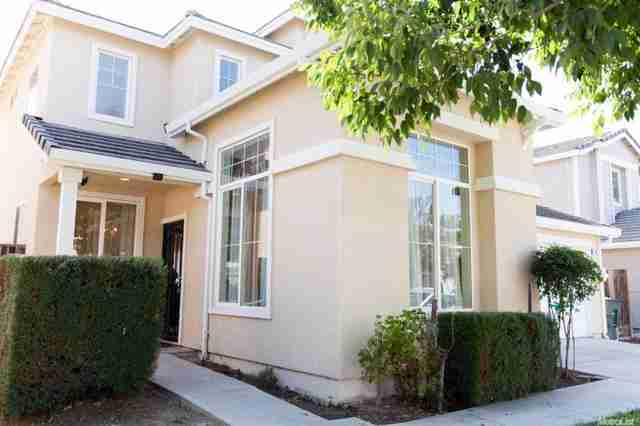 546 Rockingham Way