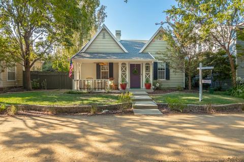 1387 Perry Ct