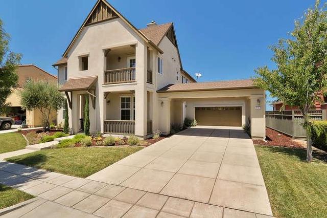 1387 Perry Ct