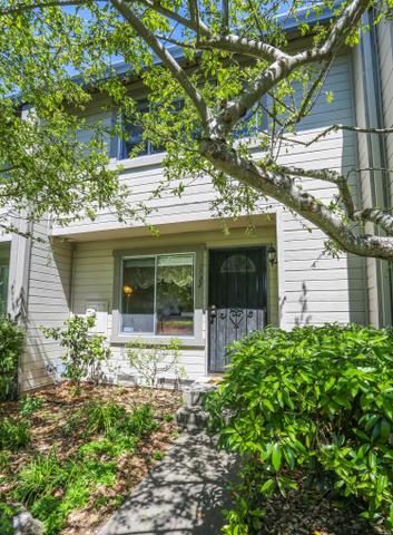 315 W 3rd St