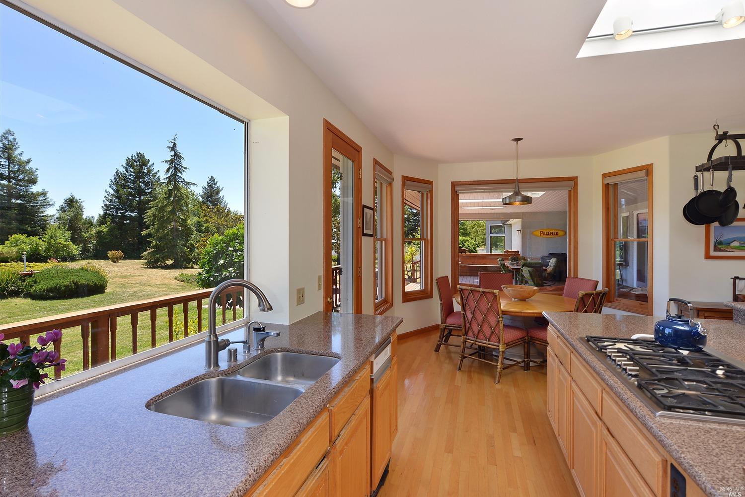 For Sale: 5452 Oak Meadow Dr Santa Rosa, CA 95401