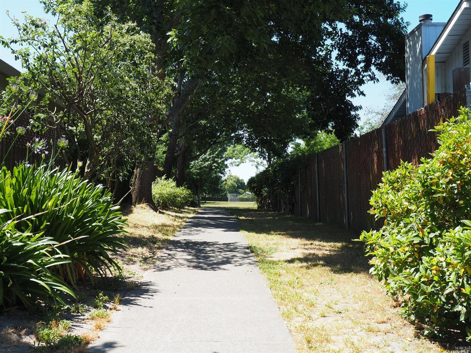 For Sale: 5695 Carriage Ln Santa Rosa, CA 95403