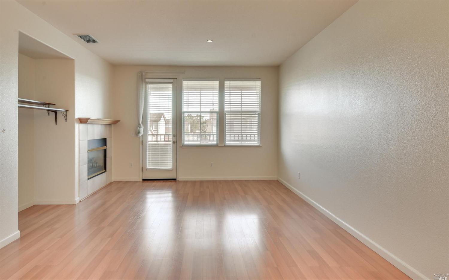 For Sale: 2537 Edgewater Dr Santa Rosa, CA 95407