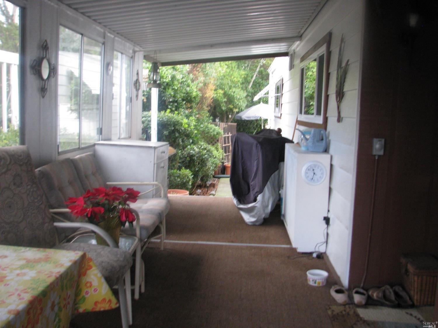169 Larkspur Dr