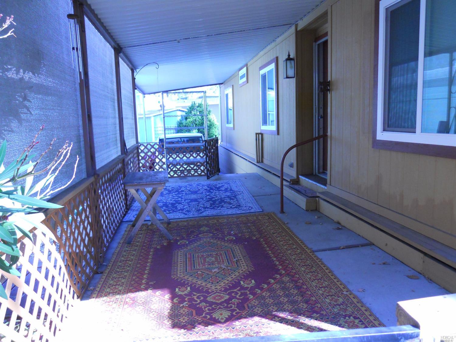 80 Oakcreek Ct