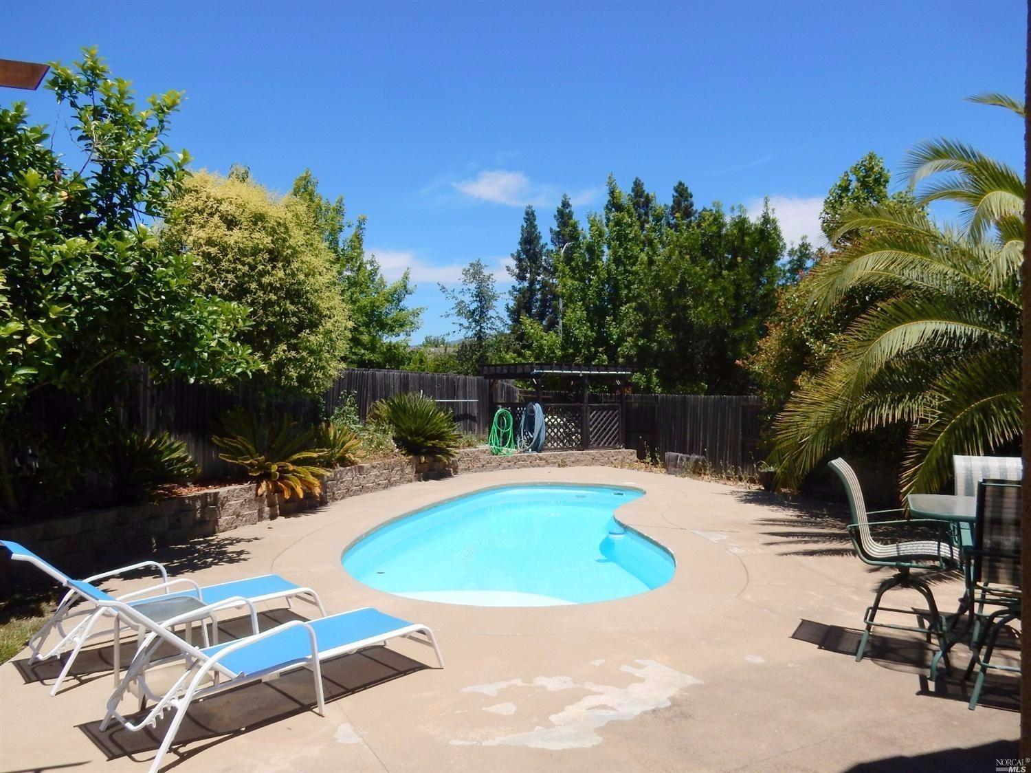 For Sale: 114 Sierra Ct Cloverdale, CA 95425