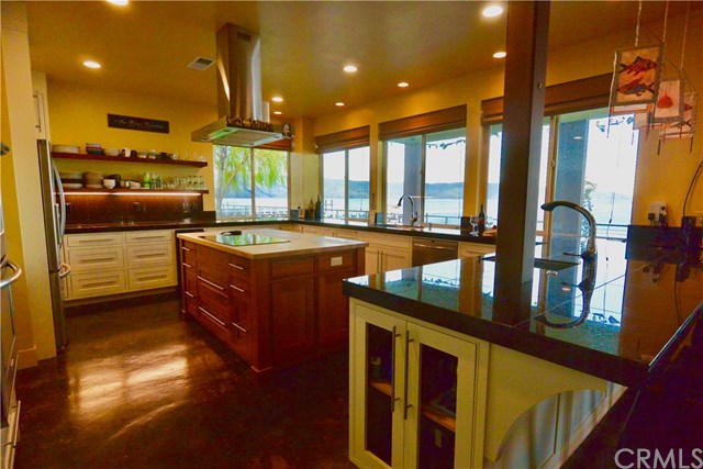 8835 Peterson Ln