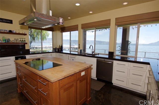 8835 Peterson Ln