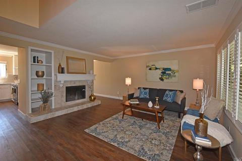 141 Fairview Ln