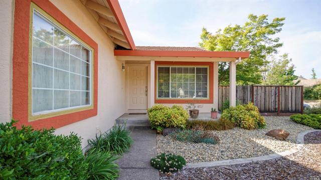 9404 Lazy Creek Dr