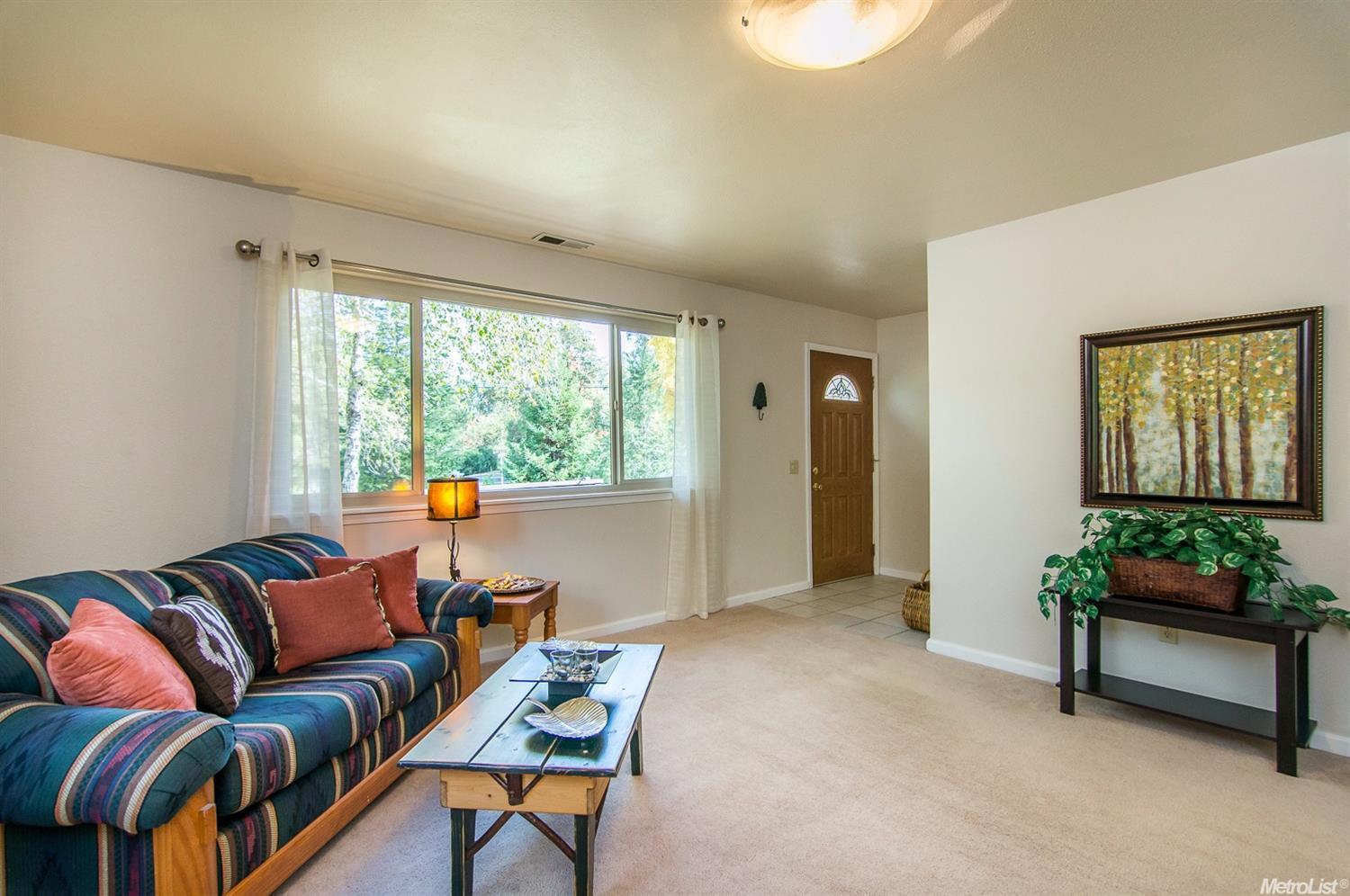 13648 Torrey Pines Dr