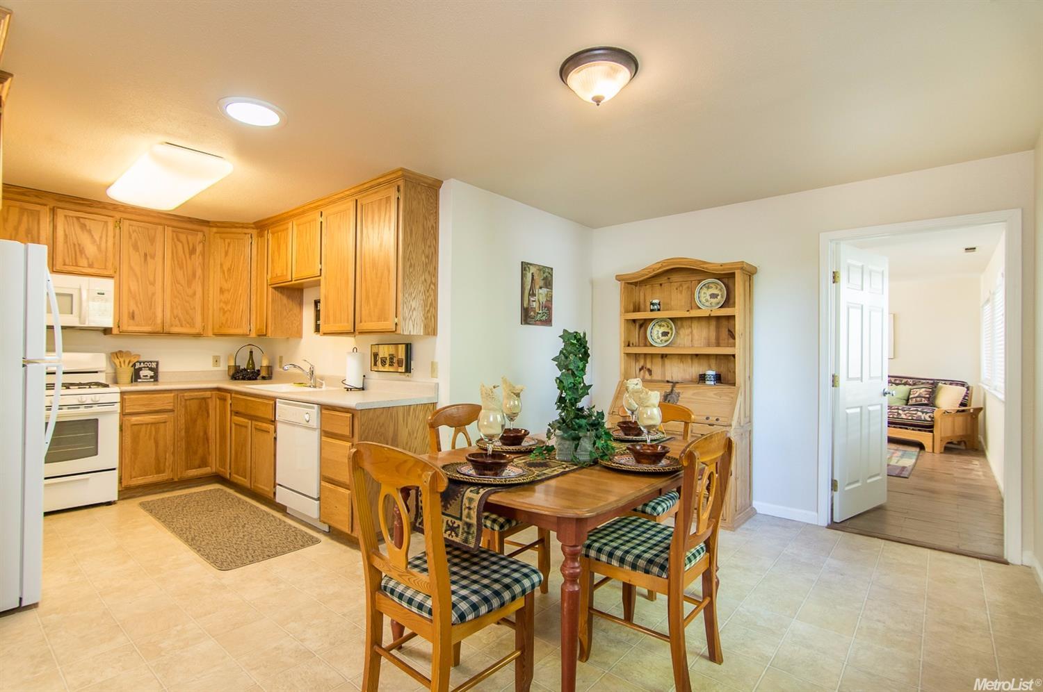 13648 Torrey Pines Dr