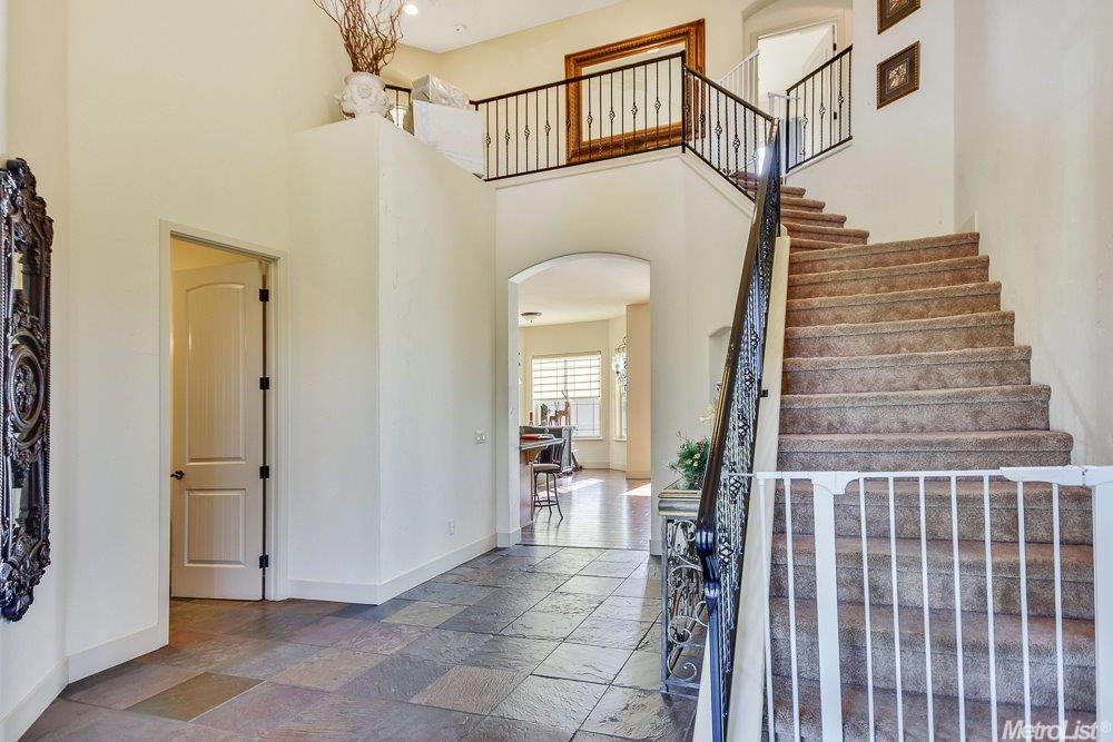 805 Croman Pt