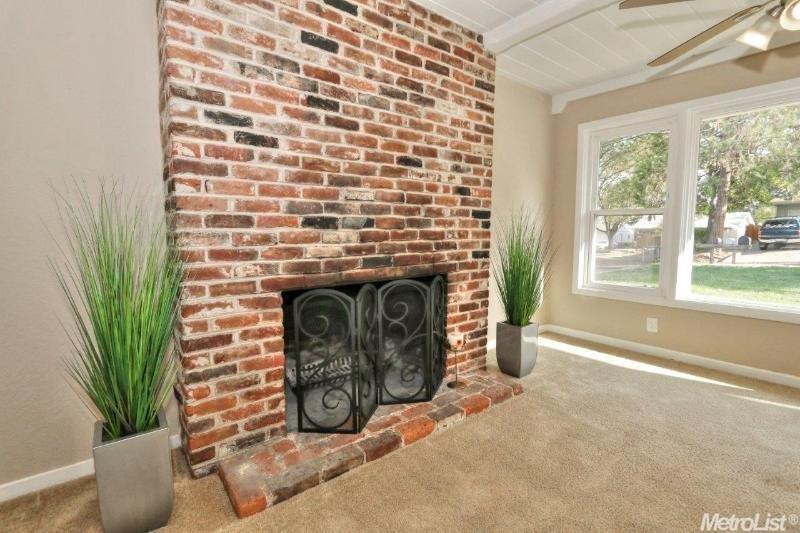 7429 Kalamazoo Dr