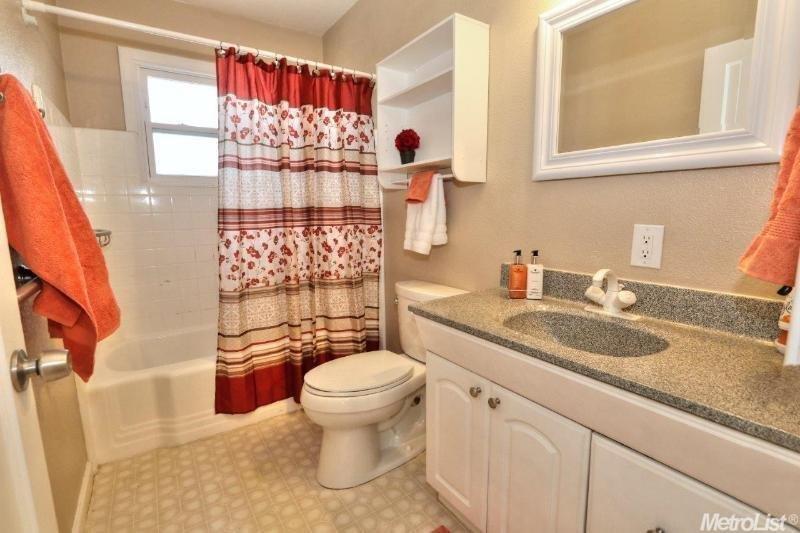 7429 Kalamazoo Dr