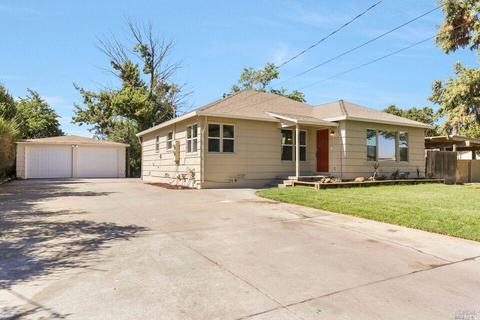 665 E Creekside Cir