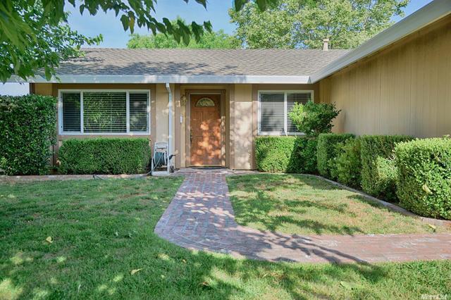 7412 Pimienta Dr