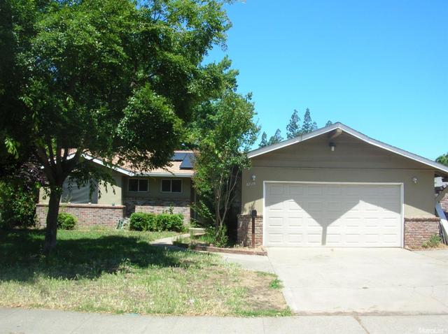 7412 Pimienta Dr