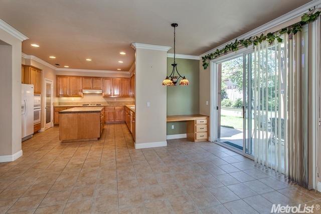 For Sale: 211 Marsh Hawk Dr Folsom, CA 95630