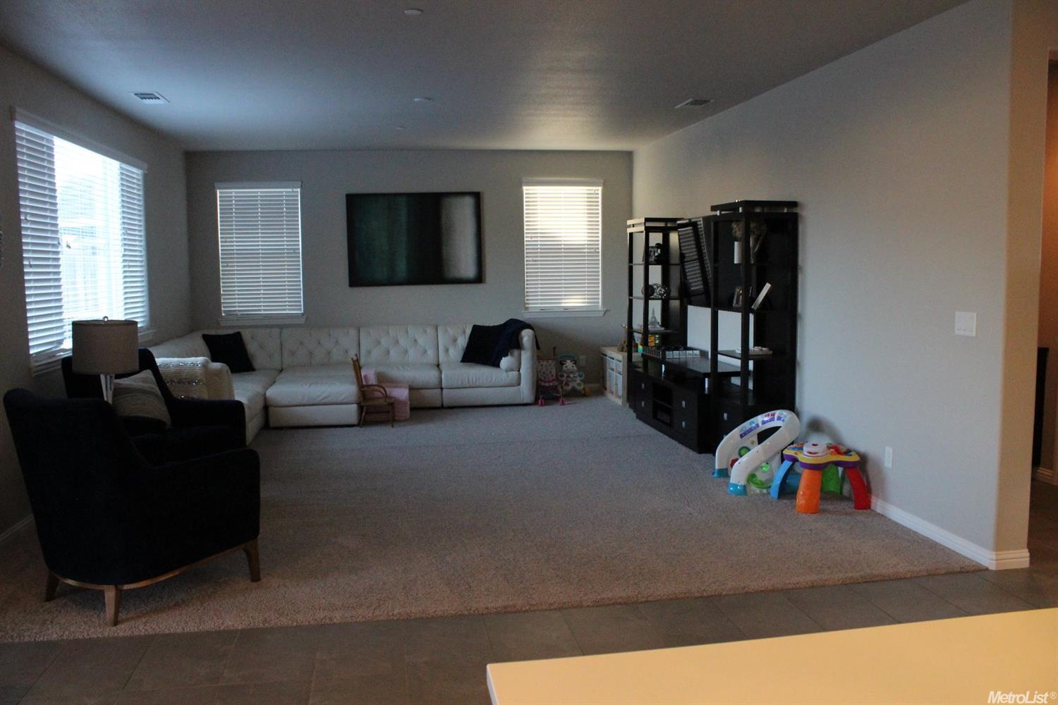 511 Alessandria Pl