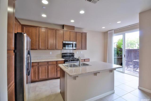 1588 Drummond Ln