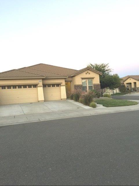 2828 Red Clover Way