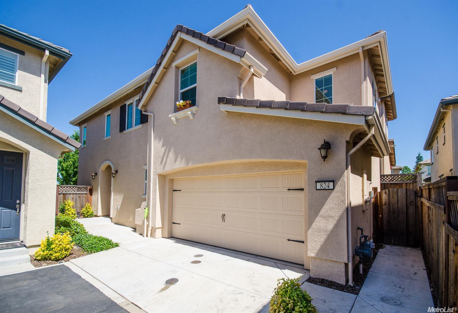 For Sale: 824 Equinox Loop Lincoln, CA 95648