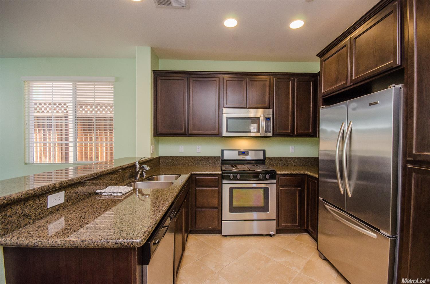 For Sale: 824 Equinox Loop Lincoln, CA 95648