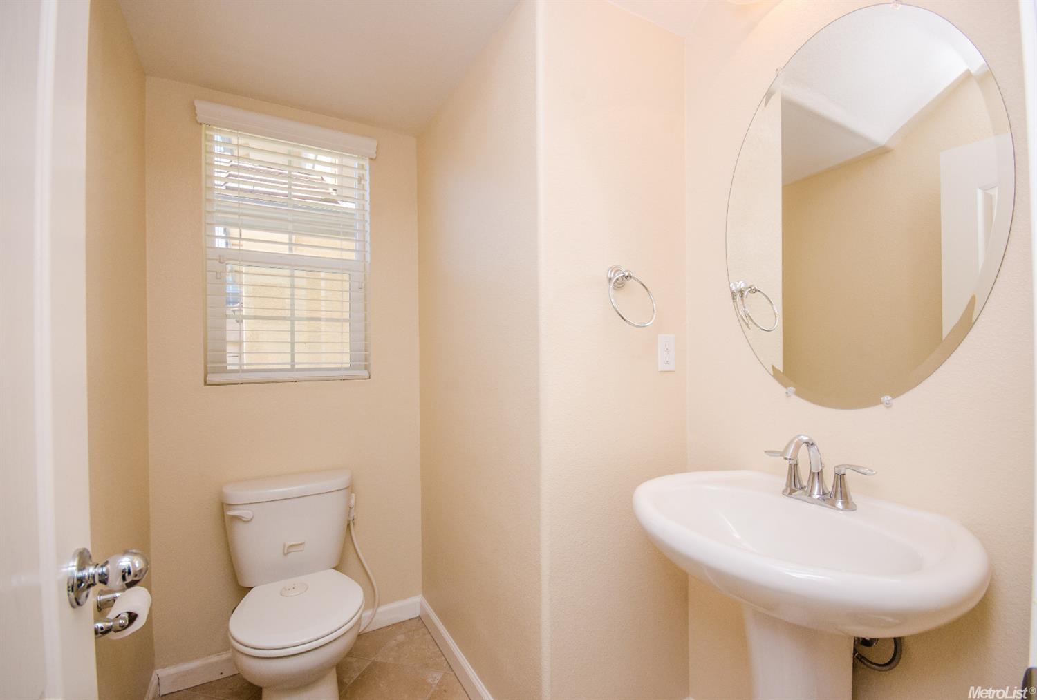 For Sale: 824 Equinox Loop Lincoln, CA 95648