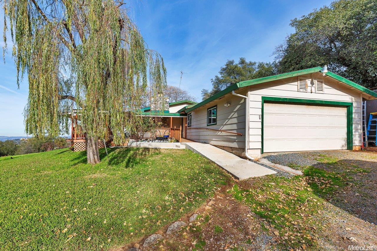 7760 Santos Rd