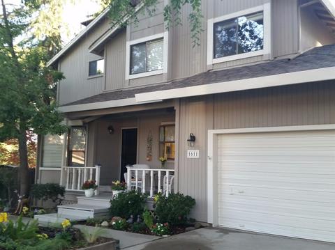 1813 Nighthawk Cir