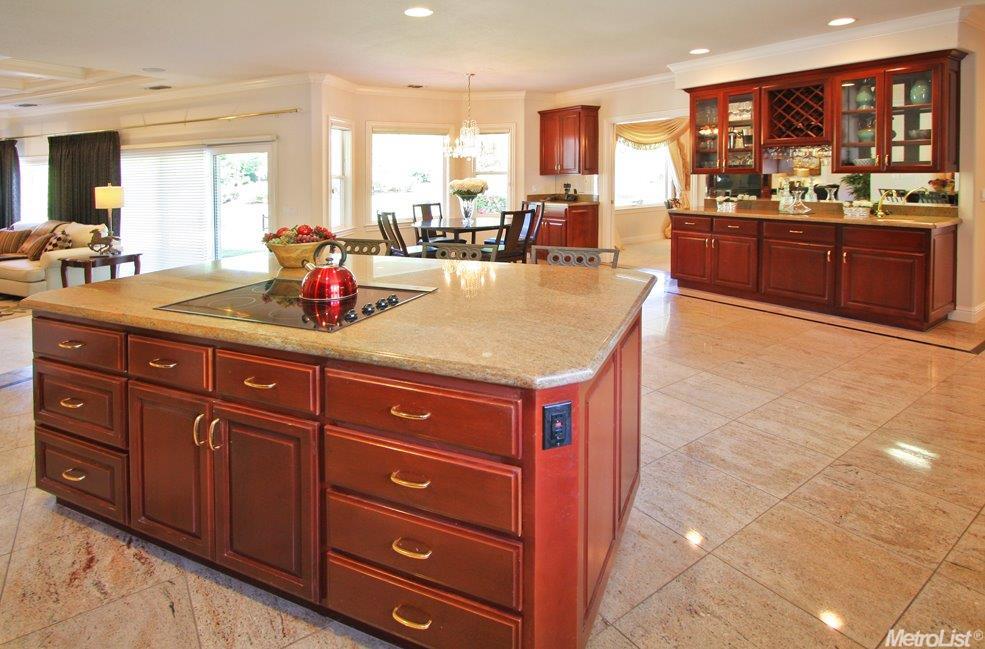 For Sale: 8819 Old Country Rd Roseville, CA 95661
