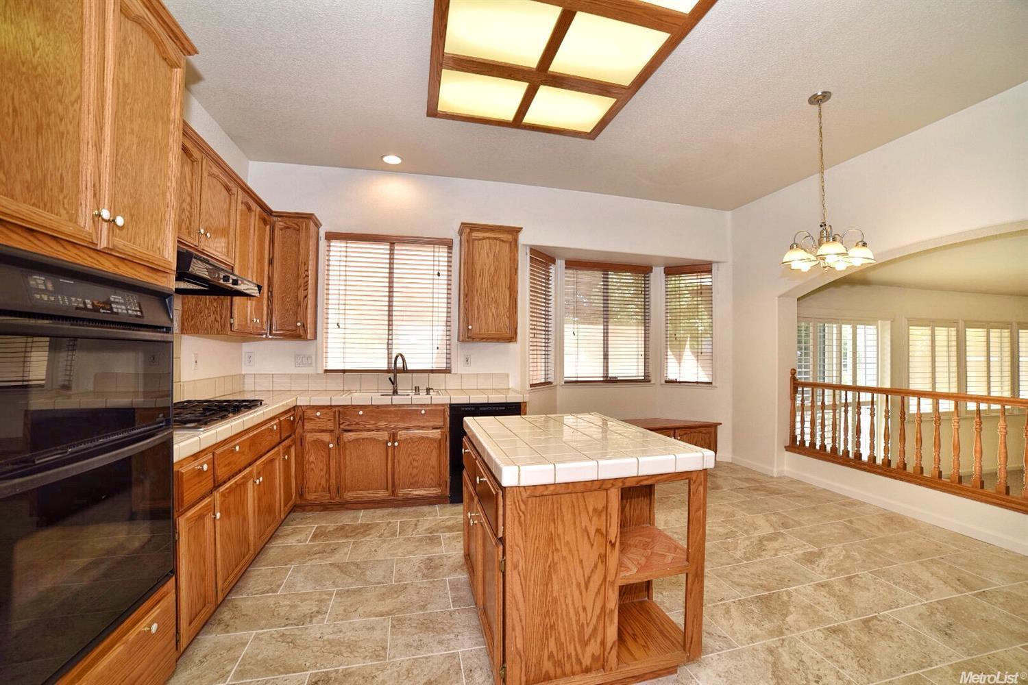 For Sale: 1048 Caswell Dr Roseville, CA 95661