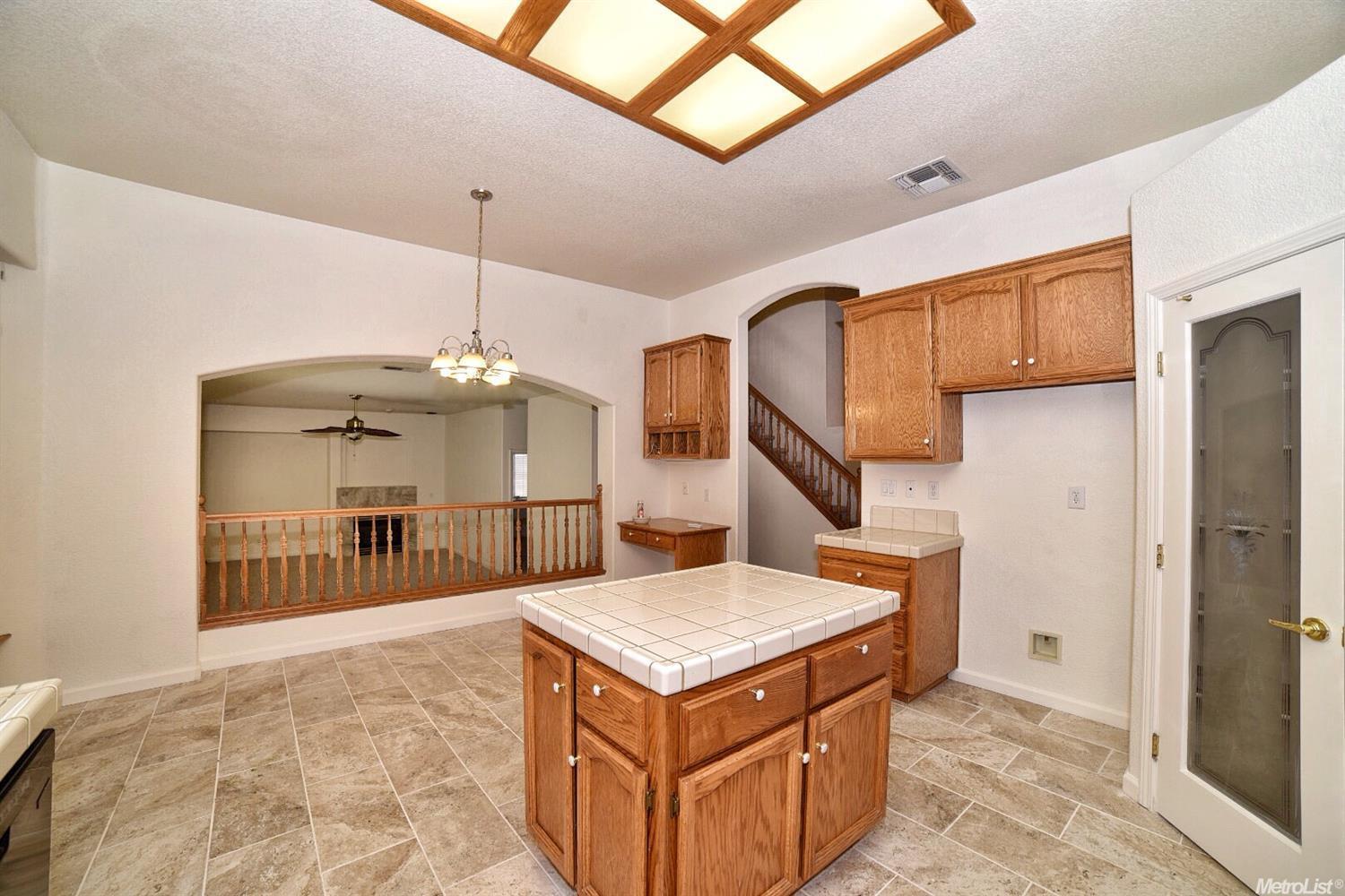 For Sale: 1048 Caswell Dr Roseville, CA 95661