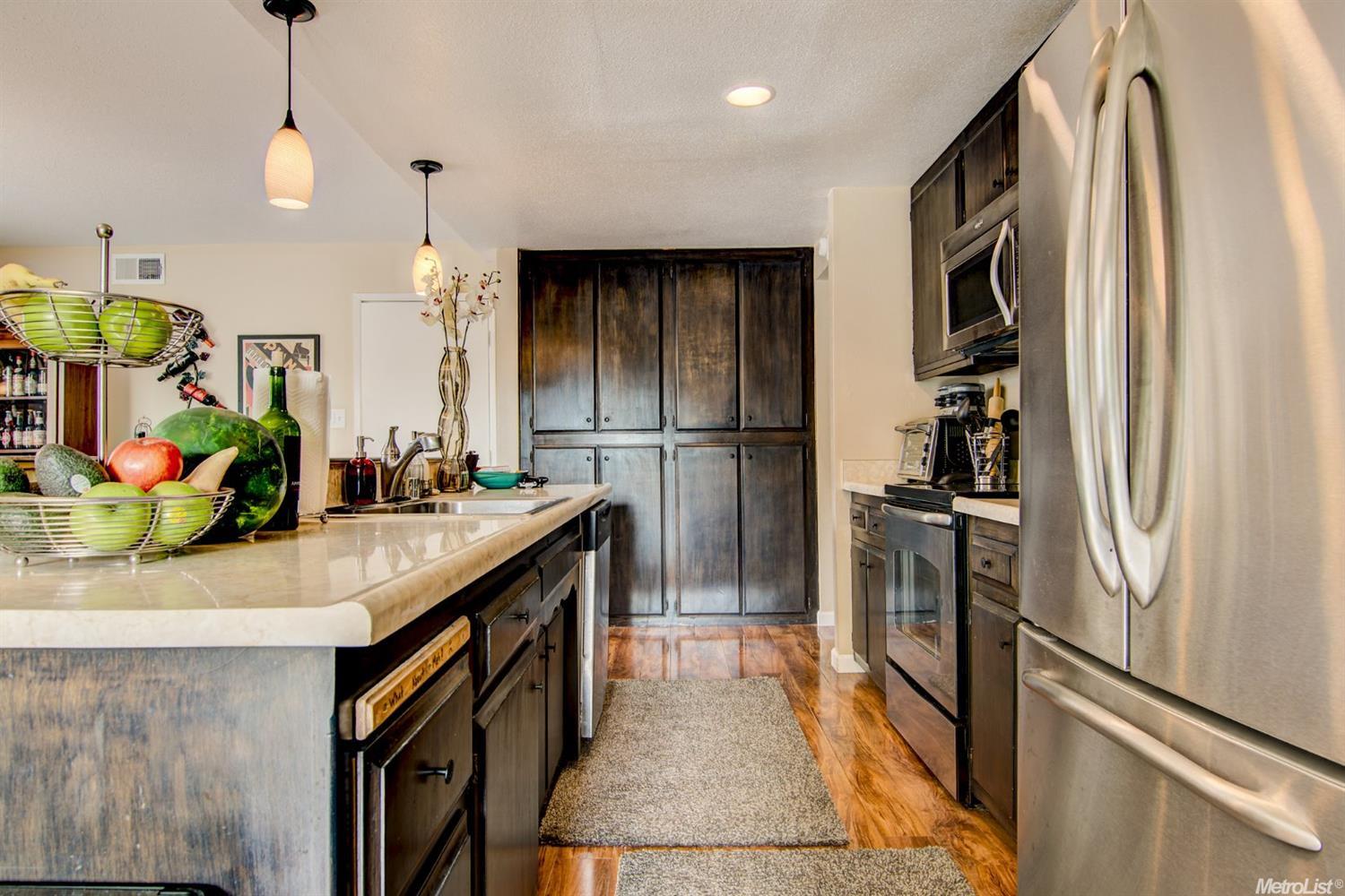 For Sale: 1805 Queens Ct Roseville, CA 95661
