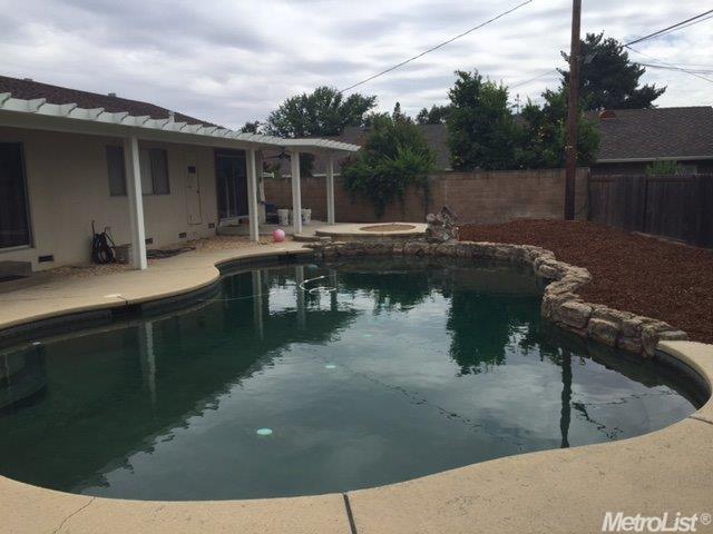 For Sale: 1805 Queens Ct Roseville, CA 95661