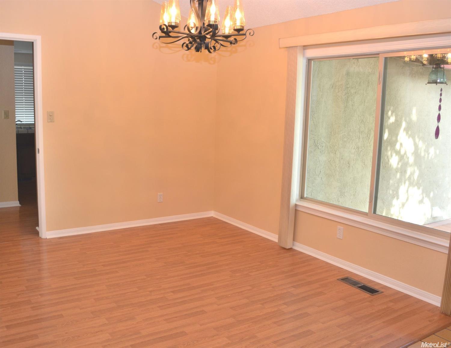 For Sale: 1701 Oakview Dr Roseville, CA 95661
