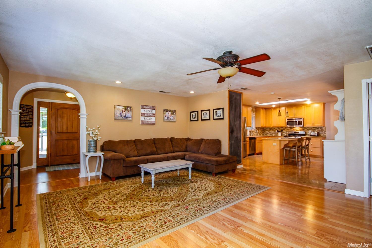 2701 Boulder Ln