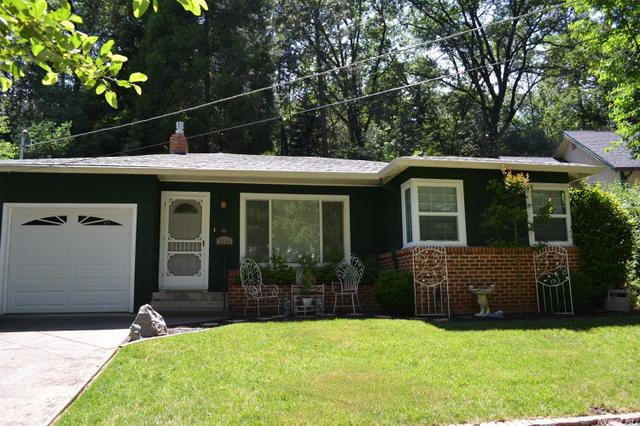 1821 Point View Dr
