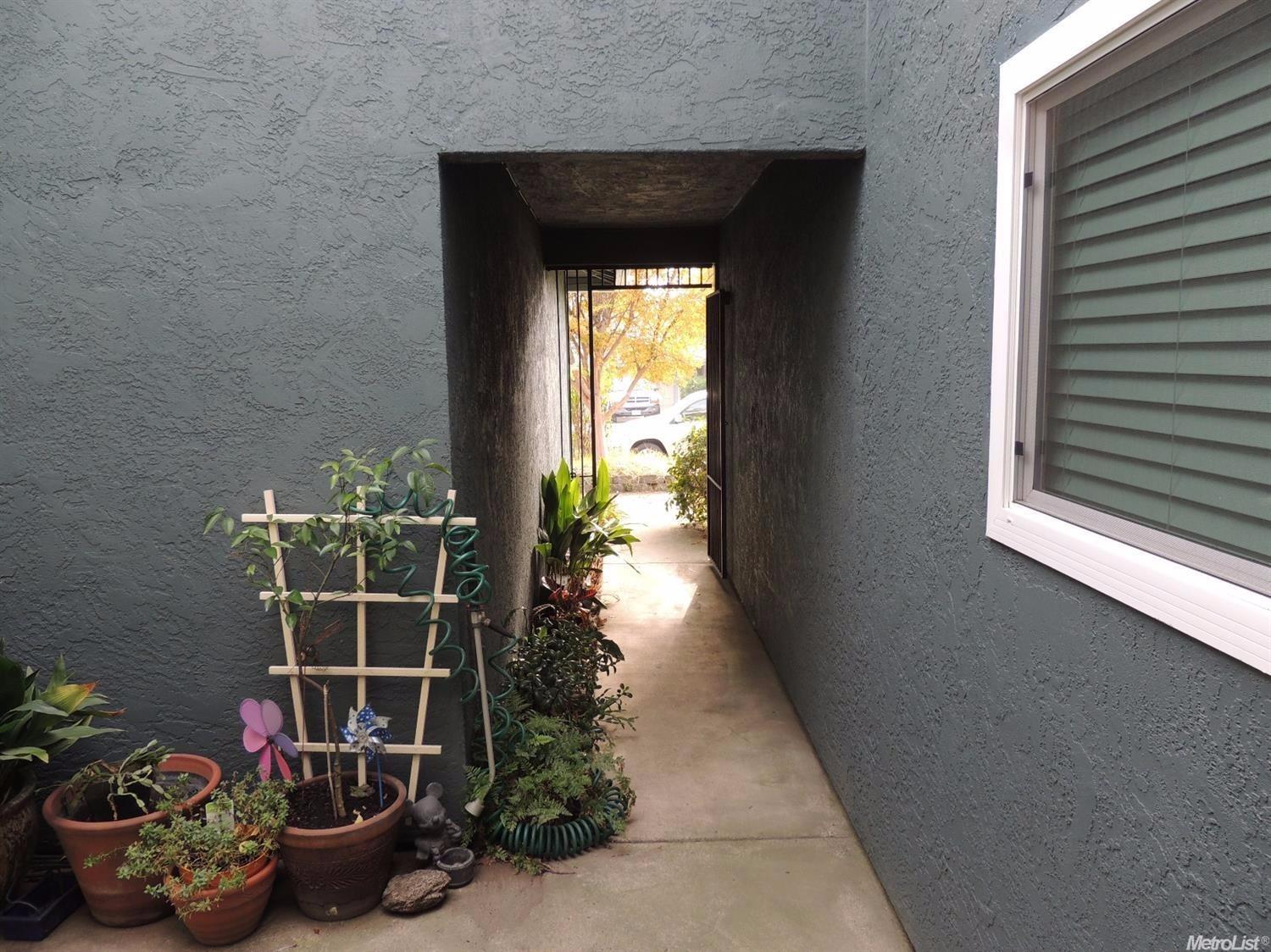 2217 Pinnacles Dr