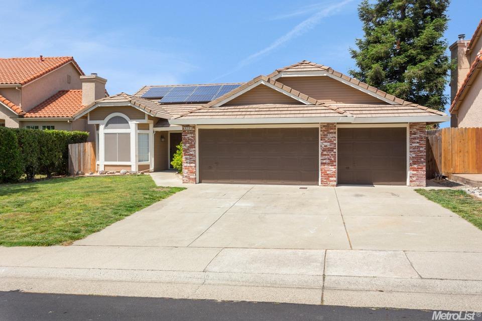 For Sale: 6310 Emerald Dr Rocklin, CA 95677