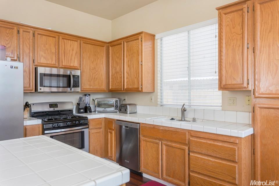 For Sale: 6310 Emerald Dr Rocklin, CA 95677