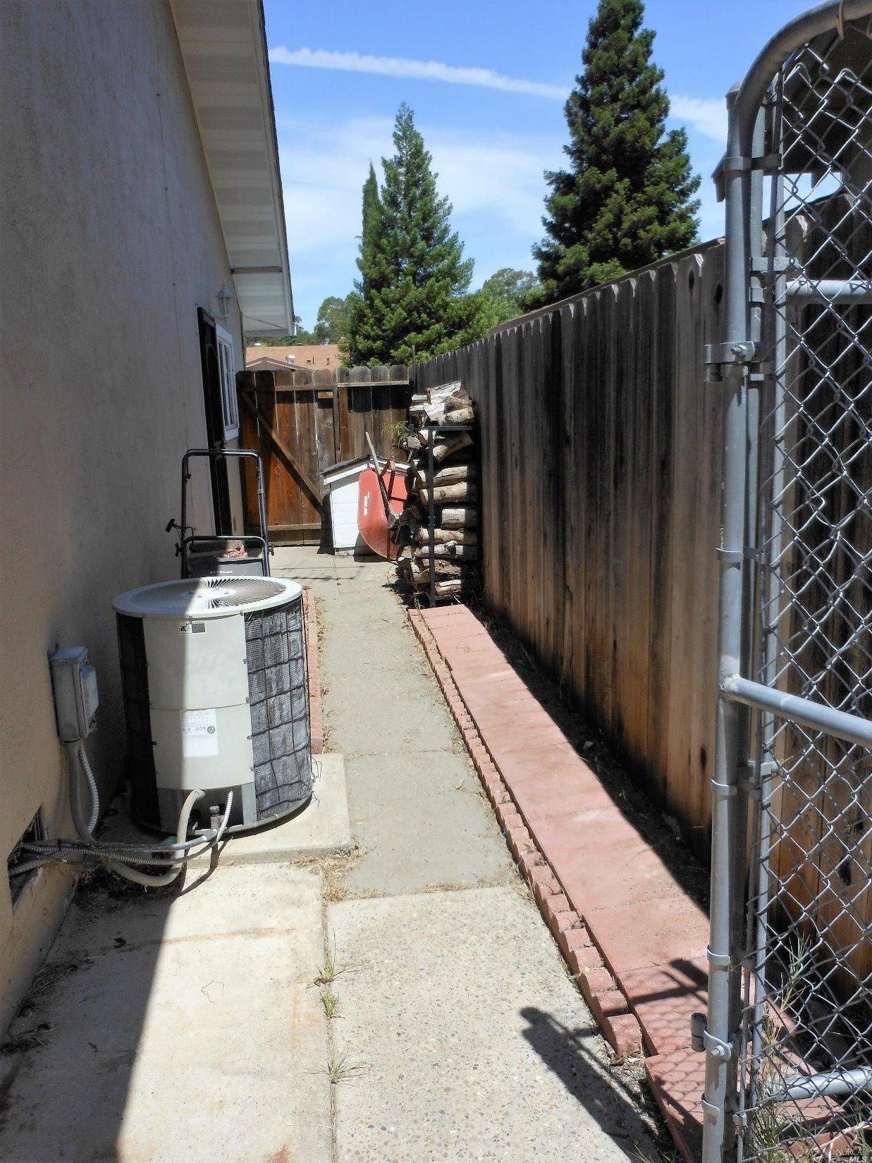 For Sale: 500 Beelard Dr Vacaville, CA 95687