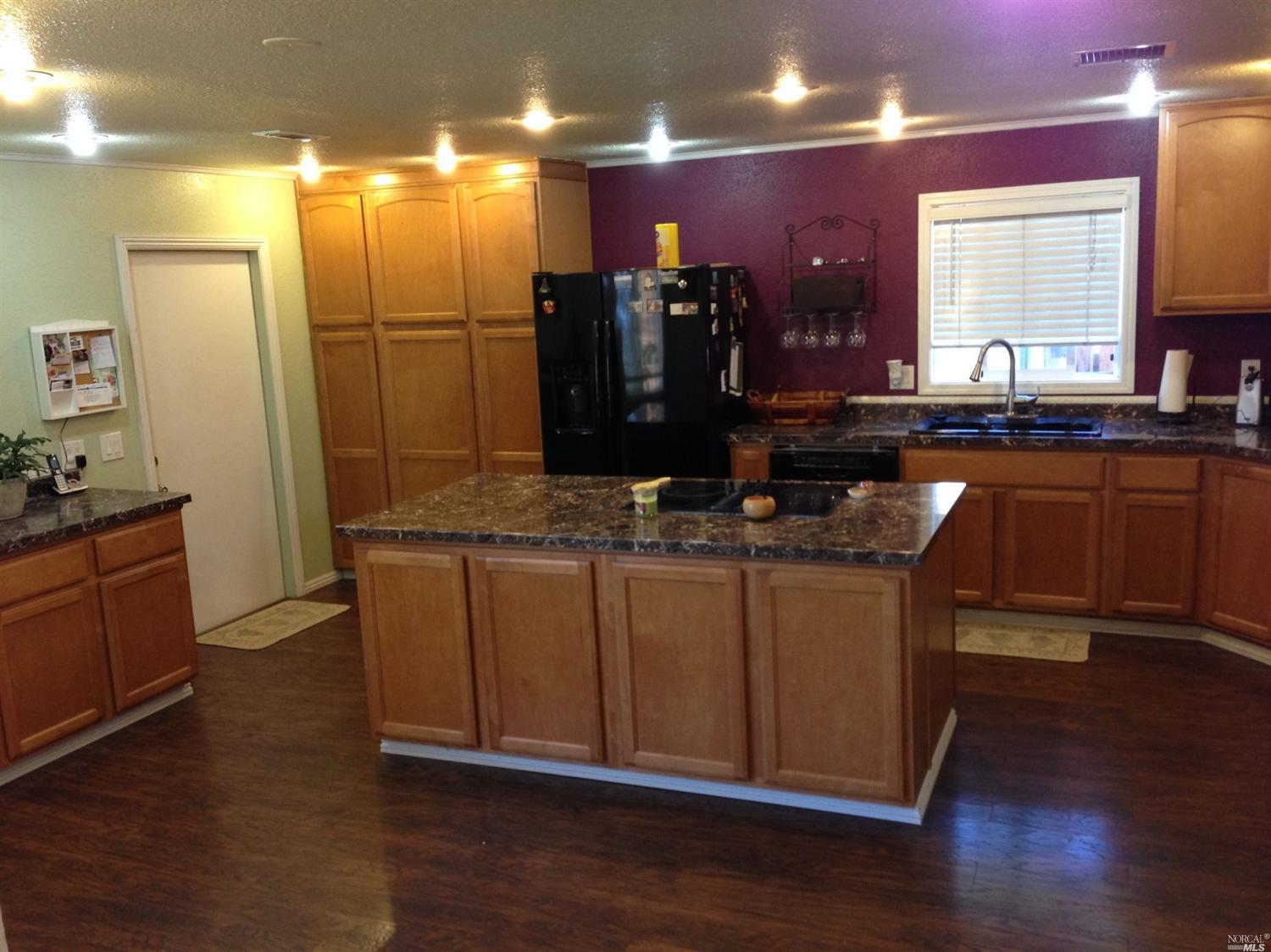 For Sale: 810 Marshall Rd Vacaville, CA 95687