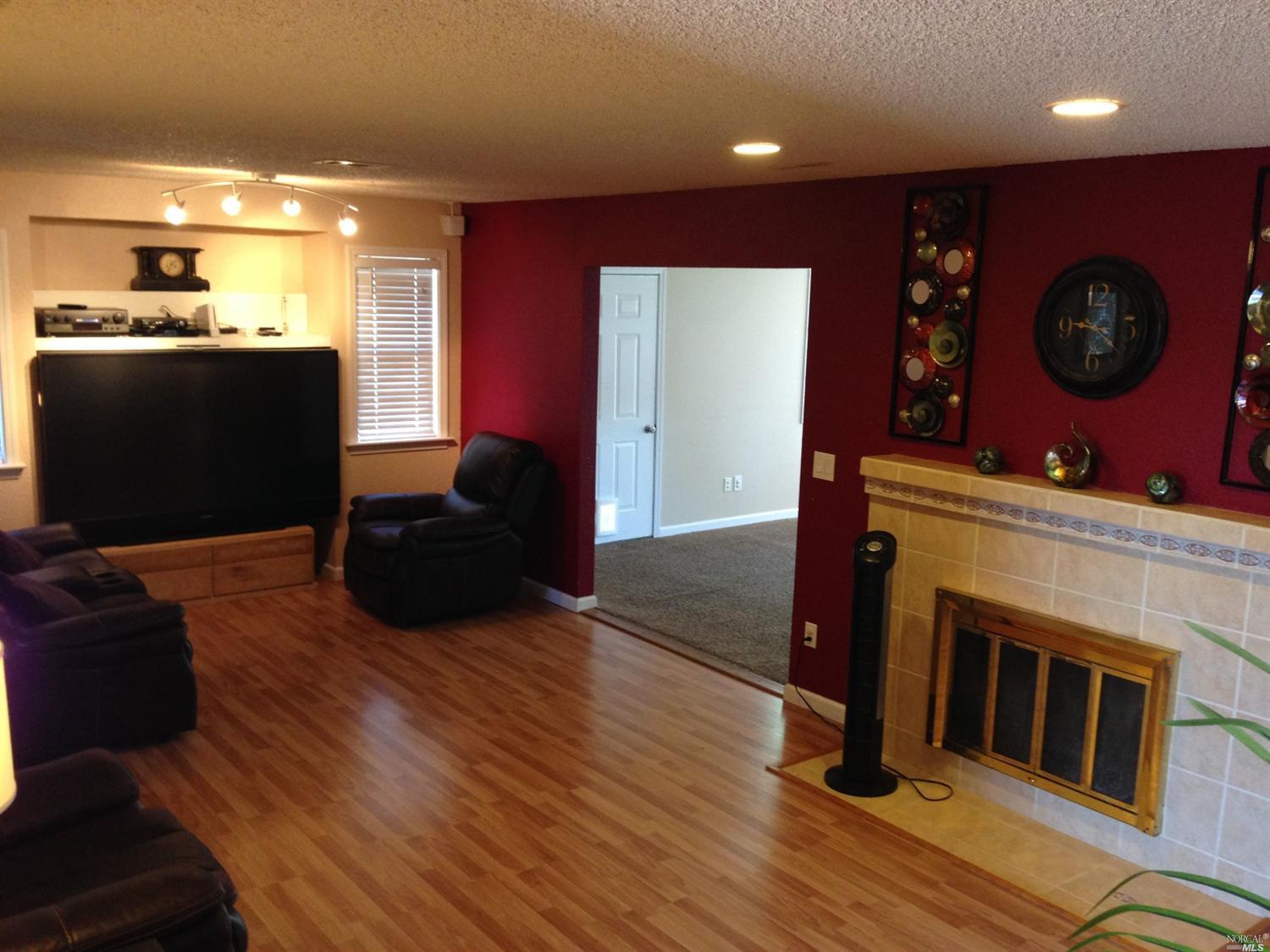 For Sale: 810 Marshall Rd Vacaville, CA 95687