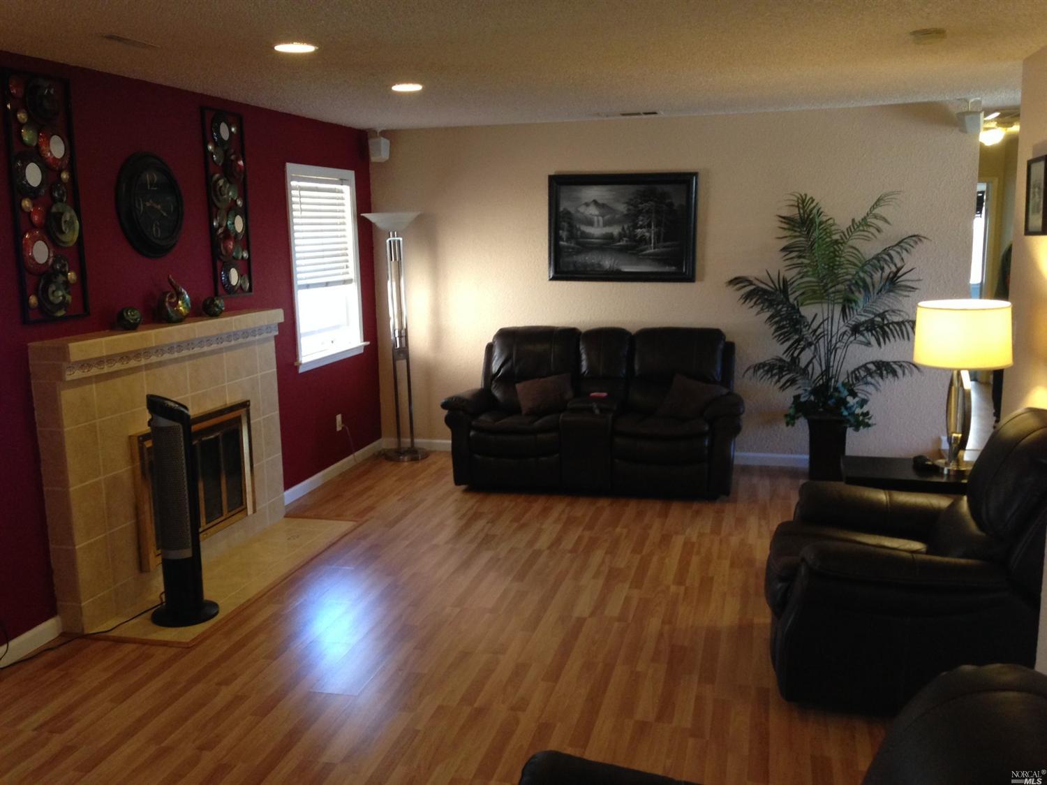 For Sale: 810 Marshall Rd Vacaville, CA 95687