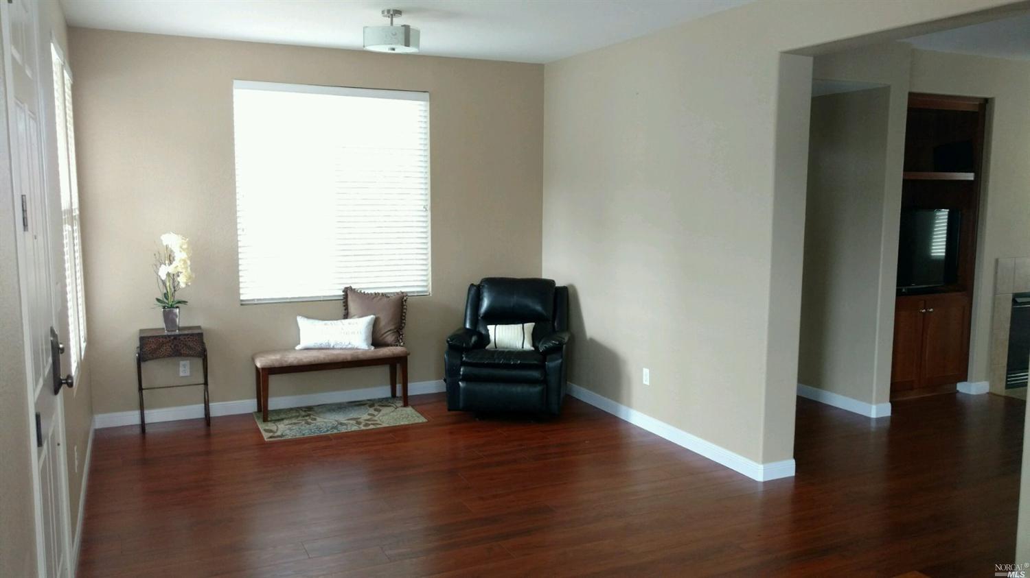 For Sale: 1128 Amber Ridge Ln Vacaville, CA 95687
