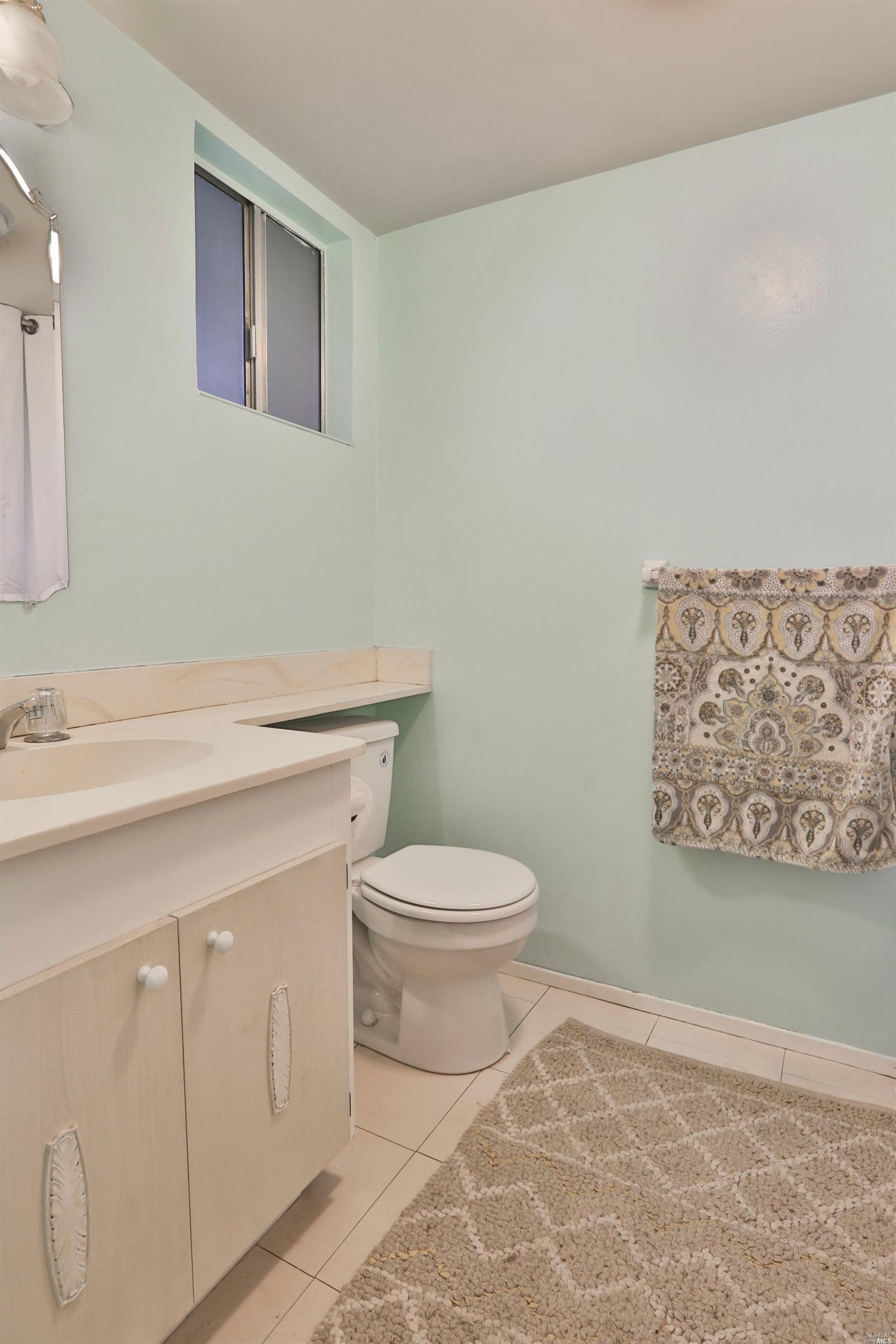 For Sale: 487 Alamo Creek Ct #C Vacaville, CA 95688